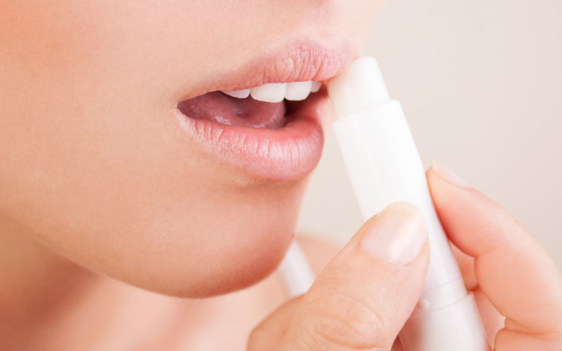 Không bỏ qua bước dưỡng môi