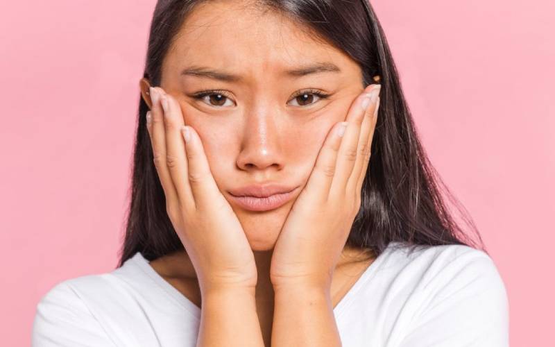 Mùa hè không chỉ khiến da dễ sạm đen mà còn gặp phải nhiều vấn đề khác nữa