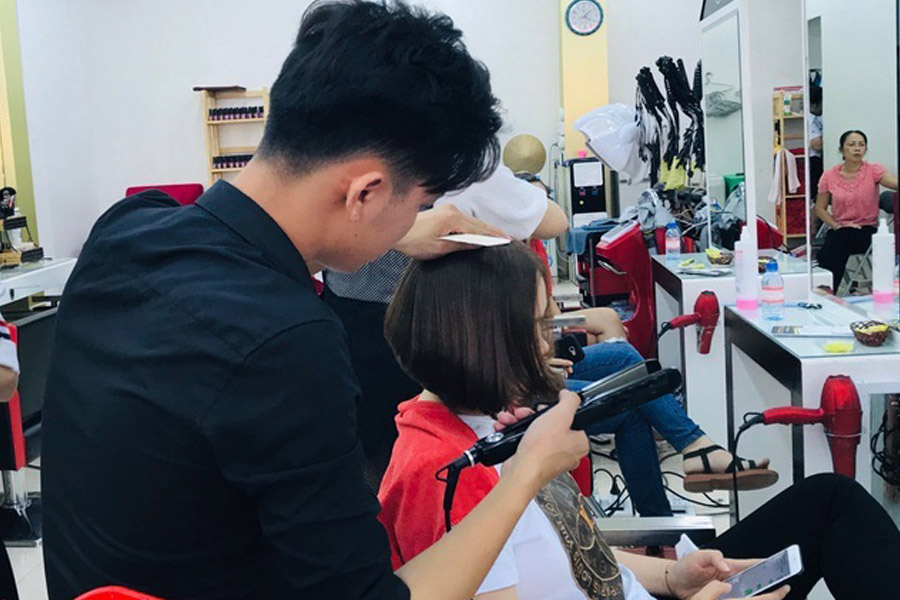 Khóa học nghề tóc đang được nhiều bạn trẻ lựa chọn