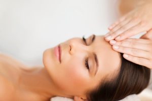 Mát xa mặt giúp cải thiện tinh thần