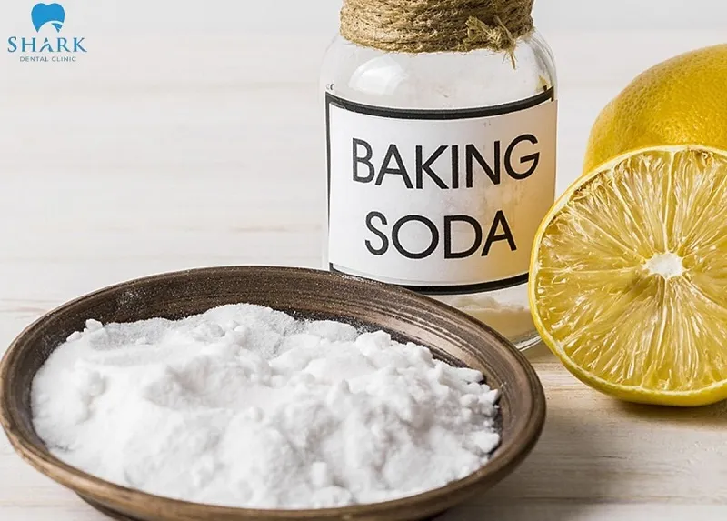 Sử dụng baking soda là một trong những cách trị hôi miệng sau 1 đêm hiệu quả