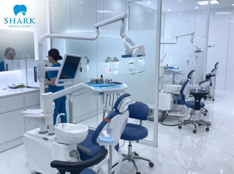 Top 12 địa chỉ bọc răng sứ tại Hà Nội uy tín và an toàn 20 Công nghệ hiện đại cùng không gian chuẩn quốc tế khi bạn đến thực hiện tại Nha Khoa Shark