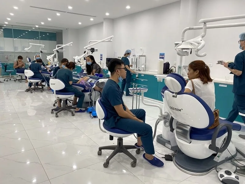 TOP 15 địa chỉ lấy cao răng ở Hà Nội uy tín và an toàn 31 Quy trình lấy cao răng tại nha khoa Minh Châu được thực hiện bằng công nghệ laser hiện đại