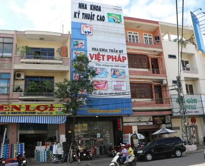 Nha Khoa Thẩm Mỹ Việt Pháp là địa chỉ uy tín tại Đà Nẵng cung cấp đa dạng dịch vụ chỉnh nha và chăm sóc răng miệng