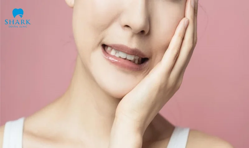 Tại sao răng hàm cắn vào má? Răng cắn má trong là điềm gì? 9 Răng cắn vào má báo hiệu điềm lành hay dữ?