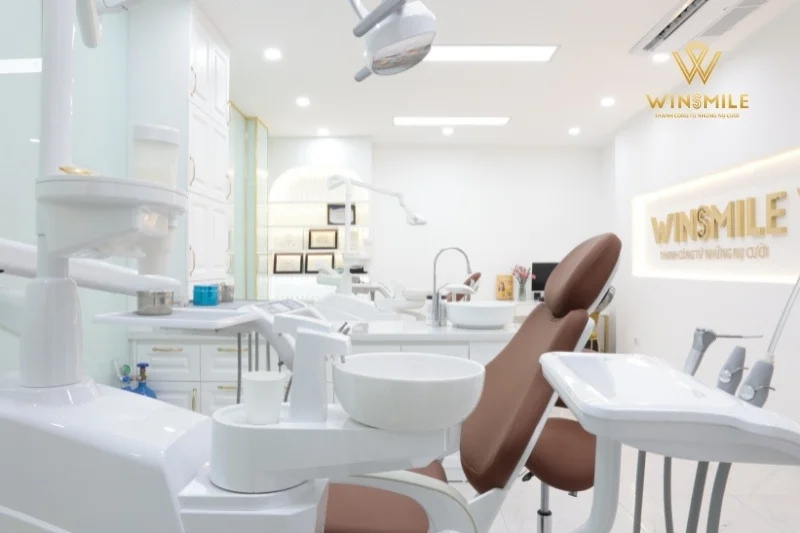 TOP 16 địa chỉ trám răng ở Hà Nội uy tín với mức giá hợp lý 31 Nha khoa Smile được trang bị đầy đủ các máy móc thiết bị tiên tiến, phòng khám đáp ứng đủ tiêu chí của một nha khoa uy tín
