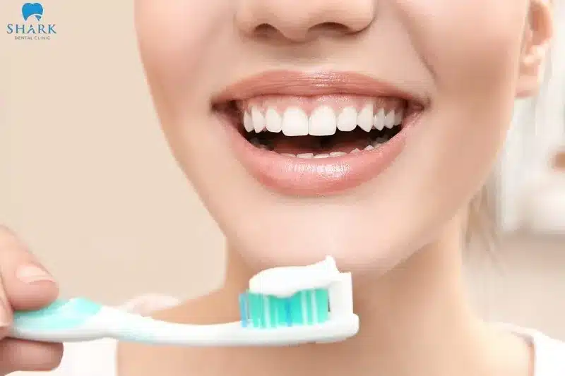 Hướng dẫn cách vệ sinh răng miệng sau khi nhổ răng khôn 6 Thực hiện đúng cách vệ sinh răng miệng sau khi nhổ răng khôn góp phần giúp vết thương nhanh hồi phục hơn
