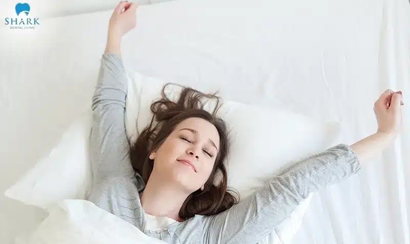 Hướng dẫn cách vệ sinh răng miệng sau khi nhổ răng khôn 8 Nên dành thời gian nghỉ ngơi, tránh các vận động mạnh sau khi nhổ răng khôn
