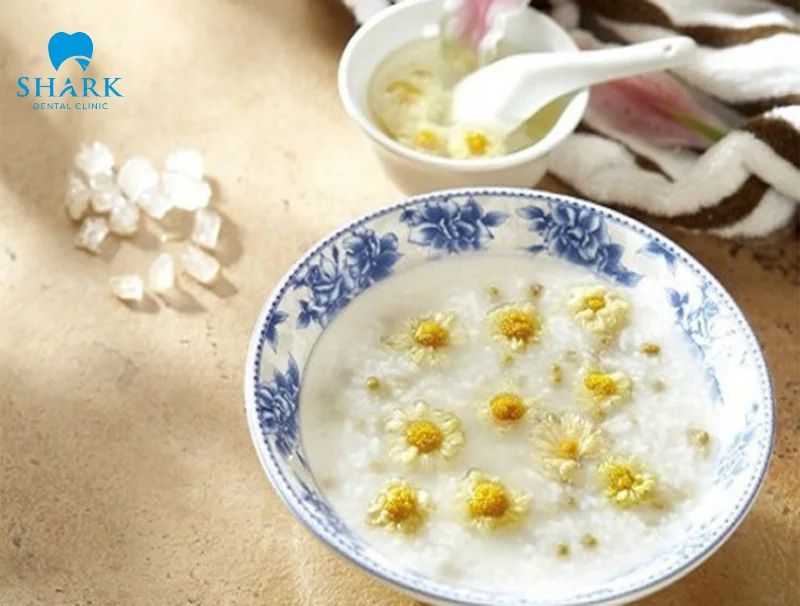Canh hoa cúc áo giảm đau răng