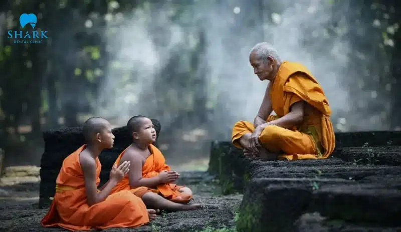 Gương mặt người có căn tu: Đặc điểm để nhận biết là gì? 11 Người có căn tu là người bình an và thường gặp may mắn