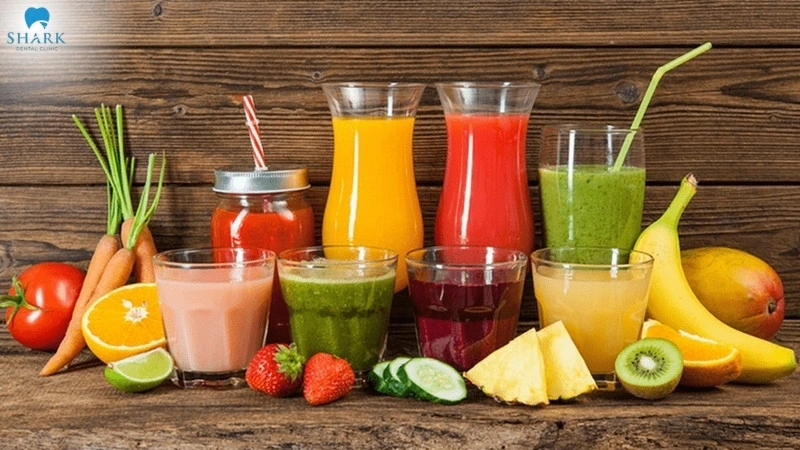 Chỉ uống thuốc với nước lọc, không được dùng chung với bất kì loại nước nào khác như trà hoặc nước ép