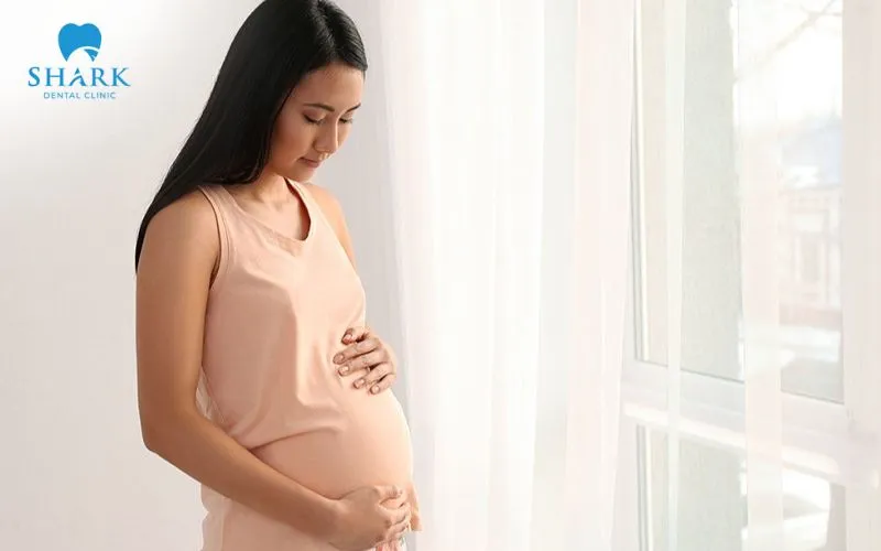 Phụ nữ mang thai không nên thực hiện tiểu phẫu nhổ răng khôn 
