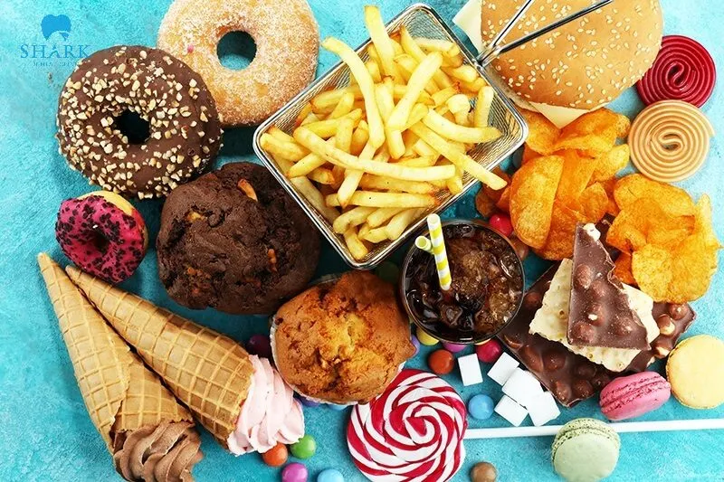 Hạn chế ăn những loại thực phẩm chứa nhiều đường sau khi nhổ răng khôn