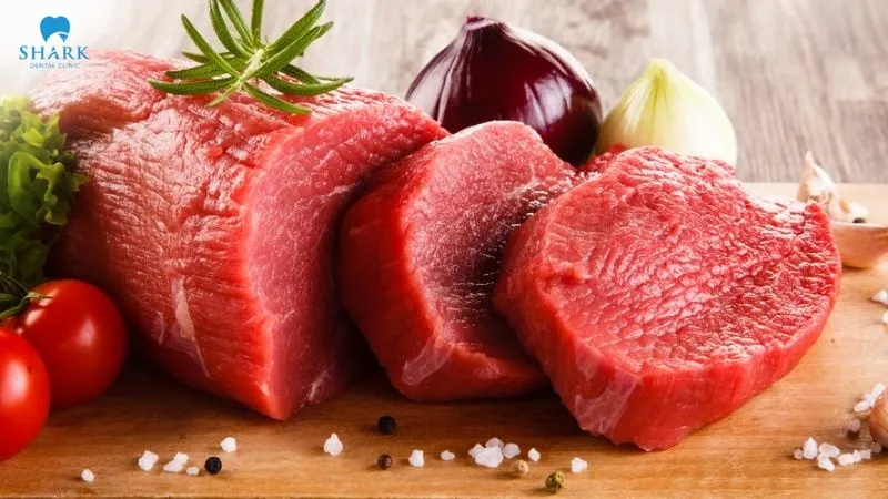 Nhổ răng khôn ăn thịt bò được không? Cần chú ý những gì? 6 Thịt bò chứa nhiều protein, sắt, kẽm và vitamin B12 hỗ trợ quá trình làm lành vết thương