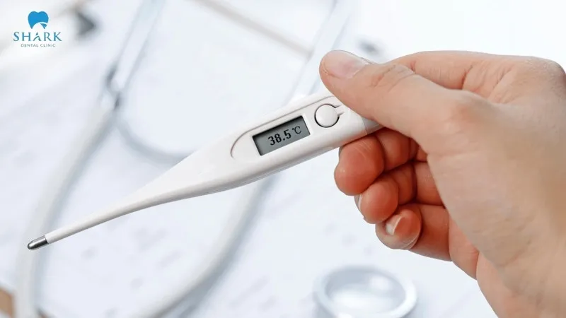 Nhổ răng khôn bị sốt phải làm sao để cải thiện hiệu quả? 9 Bị sốt sau khi nhổ răng khôn
