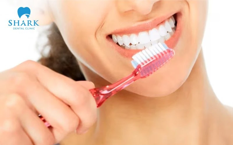 Giữ vệ sinh răng miệng để loại bỏ vi khuẩn sâu răng