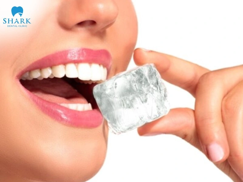 Bị rách lợi chân răng phải làm sao? 6 Ăn thực phẩm cứng có thể gây tổn thương rách lợi chân răng