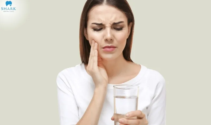 Chất tẩy trắng có trong loại gel này có thể tác động đến ngà răng, gây ê buốt