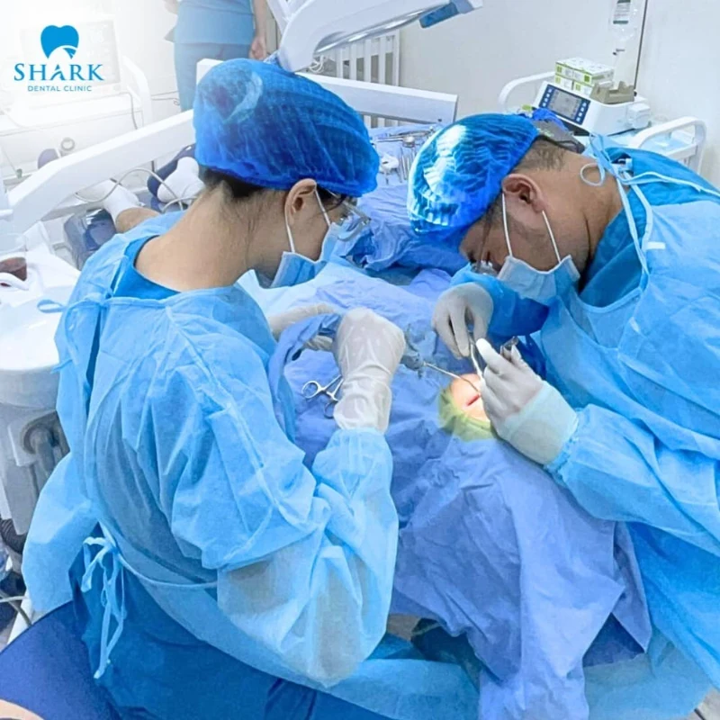 Điều trị lợi hở chân răng 