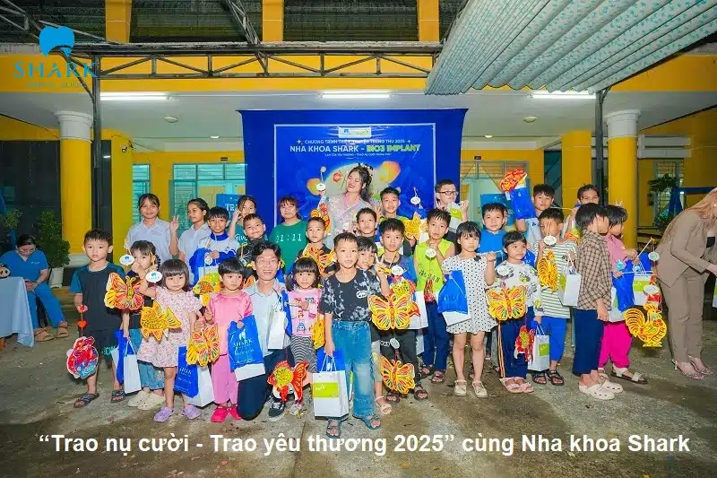 Nha khoa Shark tổ chức trung thu cho các bé