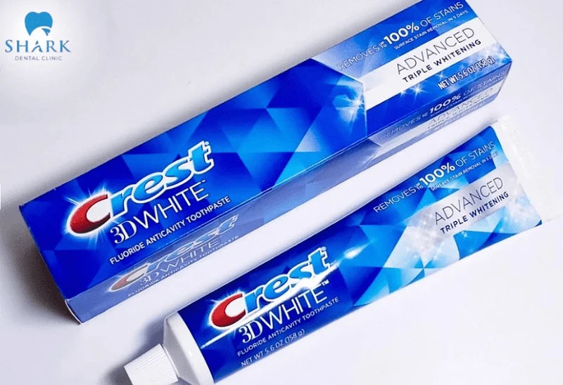 Crest 3D White Advanced Triple Whitening mang lại nụ cười trắng sáng