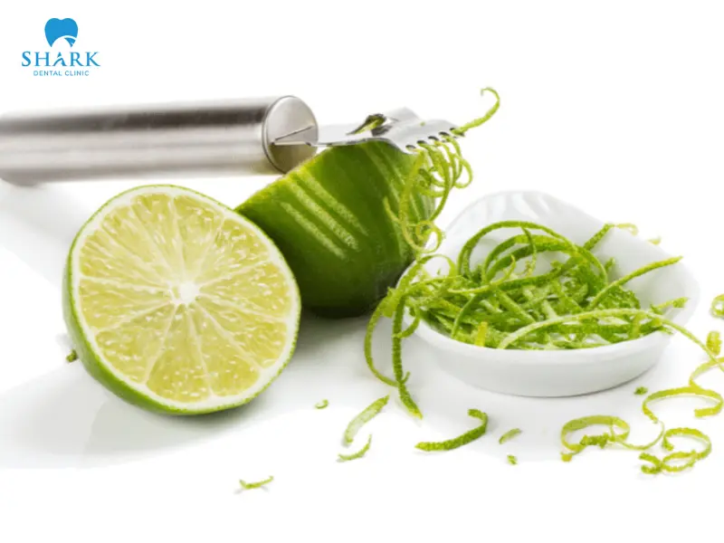 Làm trắng răng bằng vỏ chanh