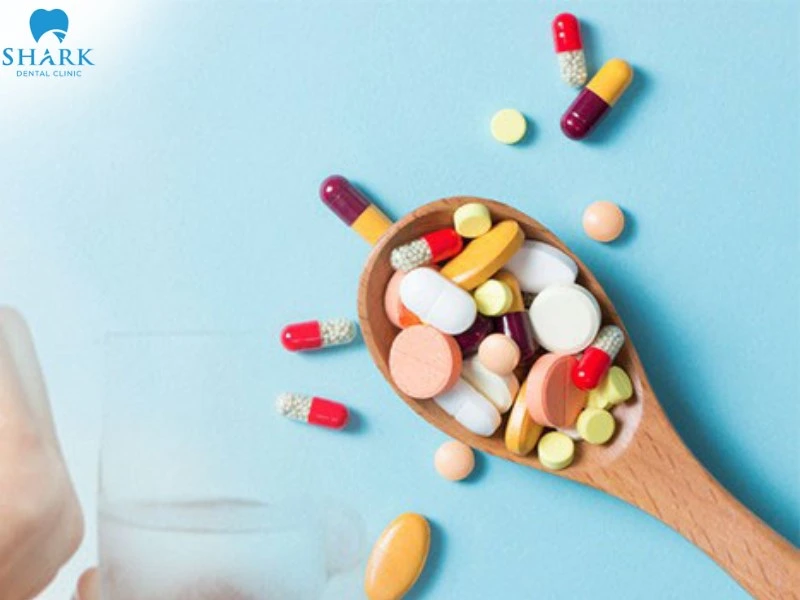 Chăm sóc răng miệng kỹ lưỡng và uống thuốc theo chỉ định từ bác sĩ
