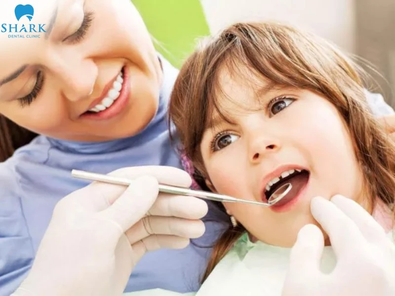 Đưa trẻ đi thăm khám nha khoa định kỳ
