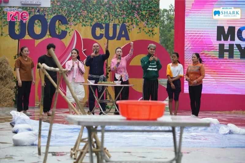 Nha Khoa Shark vinh dự tài trợ 20 triệu đồng hỗ trợ hai gia đình khó khăn trong tập 05 Điều Ước Của Mẹ 27 Các khách mời cùng hai gia đình sẽ tham gia các vòng chơi để giành về cho mình giải thưởng lớn