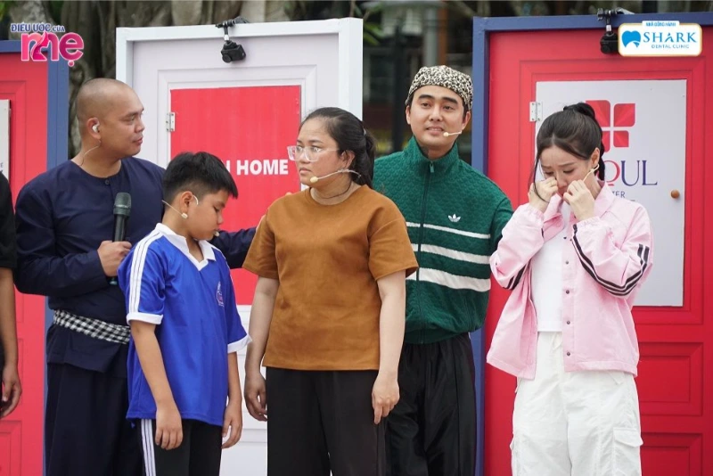 Nha Khoa Shark vinh dự tài trợ 20 triệu đồng hỗ trợ hai gia đình khó khăn trong tập 05 Điều Ước Của Mẹ 23 Cindy Lư đã khóc òa sau khi lắng nghe câu chuyện của gia đình chị Thoa - Cô gái mạnh mẽ gánh vác cả gia đình