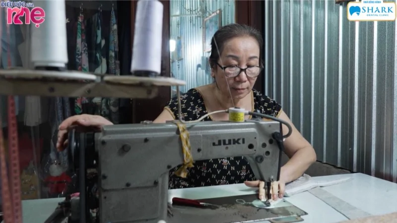 Cô Bùi Văn Huê tuổi đã cao nhưng vẫn chưa được an dưỡng tuổi già