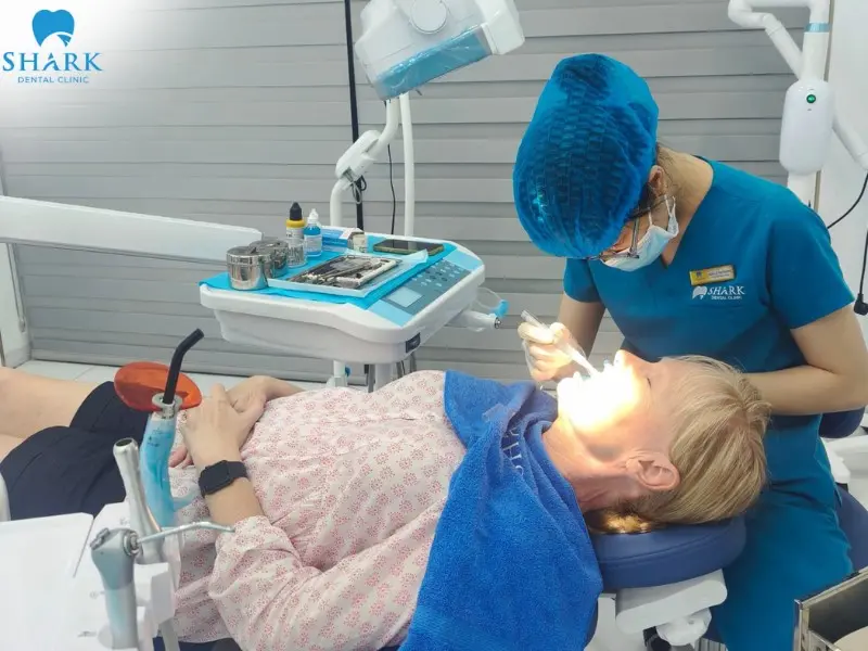 Kiểm tra tình trạng răng