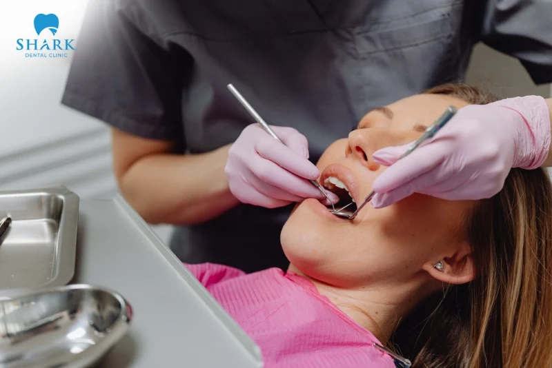 tiểu phẫu răng khôn được gây tê giúp bạn không cảm thấy đau đớn khi nhổ răng khôn