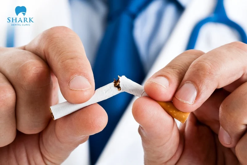 không hút thuốc sau khi tiểu phẫu răng khôn