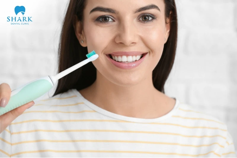 Trụ Implant ETK có nguồn gốc xuất xứ từ đâu? Có tốt không? 14 Vệ sinh răng miệng nhẹ nhàng và đúng cách sau khi trồng răng