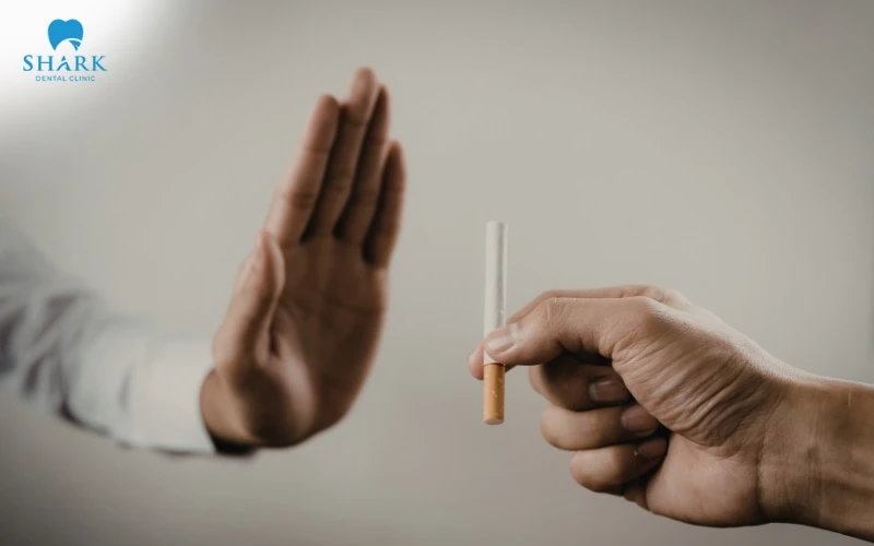 Bỏ hoàn toàn việc hút thuốc để tăng cường sức khỏe răng miệng