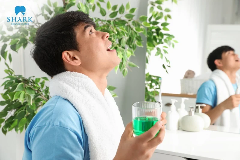 Không được nuốt nước súc miệng sau khi súc