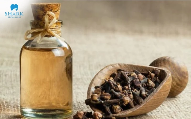 Tinh dầu đinh hương hỗ trợ giảm đau răng hiệu quả nhưng không dứt điểm