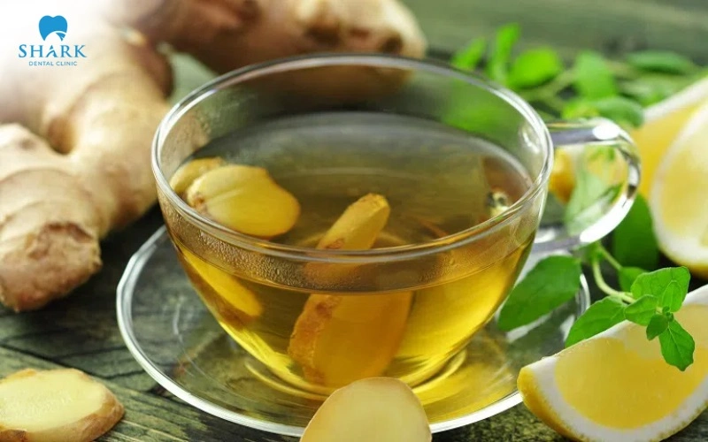 Trà gừng là một trong những giải pháp tự nhiên mang lại hiệu quả chữa hôi miệng bằng gừng vượt trội