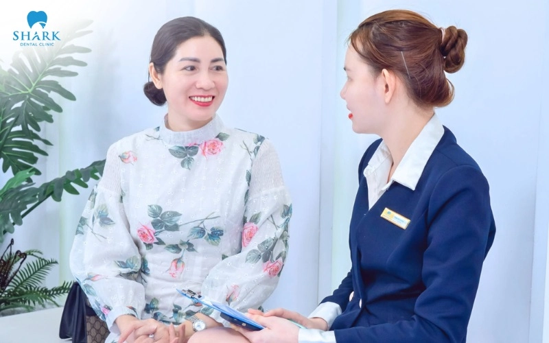 Sau khi kết thúc dịch vụ, khách hàng sẽ được nhân viên hướng dẫn chi tiết cách chăm sóc và theo dõi sau điều trị