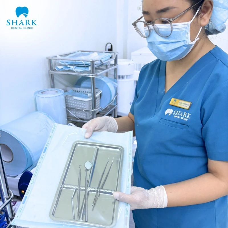 Bọc răng sứ ở đâu tốt? Top 10 địa chỉ bọc răng sứ uy tín 16 Môi trường vô trùng đảm bảo vật liệu y tế được sạch sẽ