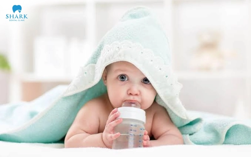 Hình ảnh trẻ bị nanh sữa: Các dấu hiệu nhận biết chuẩn 19 Bổ sung thực phẩm đủ dinh dưỡng cho trẻ