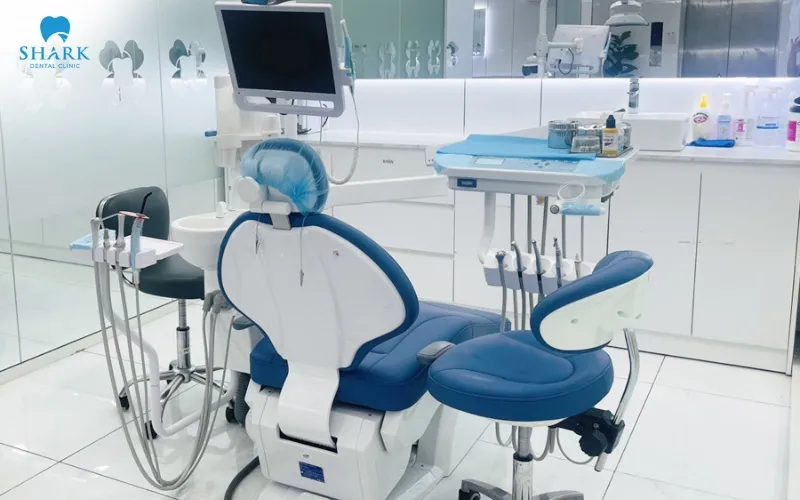 Nha khoa Shark sở hữu hệ thống trang thiết bị hiện đại nhằm đảm bảo an toàn tối đa cho người thực hiện
