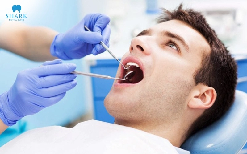 Răng số 9 là răng gì? Có nên nhổ răng số 9 không? 10 Bệnh nhân nên khám trực tiếp với bác sĩ để có kế hoạch nhổ răng số 9 an toàn