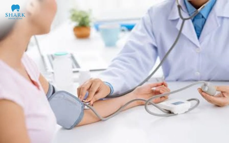 Hiểu đúng phạm vi hành nghề của bác sĩ trong lĩnh vực Nha khoa 17 Phạm vi hành nghề là cơ sở để xác định những hoạt động chuyên môn mà bác sĩ được phép thực hiện trong quá trình hành nghề