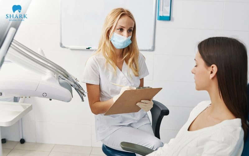 Hiểu đúng phạm vi hành nghề của bác sĩ trong lĩnh vực Nha khoa 26 Trước khi thực hiện, khách hàng nên được cung cấp thông tin rõ ràng về quy trình thực hiện và cách chăm sóc sau điều trị