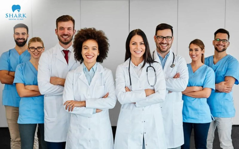 Hiểu đúng phạm vi hành nghề của bác sĩ trong lĩnh vực Nha khoa 18 Chuyên khoa và phạm vi hành nghề là hai khái niệm có liên quan nhưng không hoàn toàn giống nhau