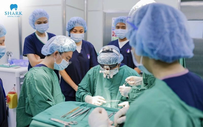 Hiểu đúng phạm vi hành nghề của bác sĩ trong lĩnh vực Nha khoa 24 Phẫu thuật trong Răng - Hàm - Mặt là đòi hỏi bác sĩ phải có năng lực chuyên môn phù hợp và được thực hiện tại cơ sở đáp ứng các điều kiện cần thiết