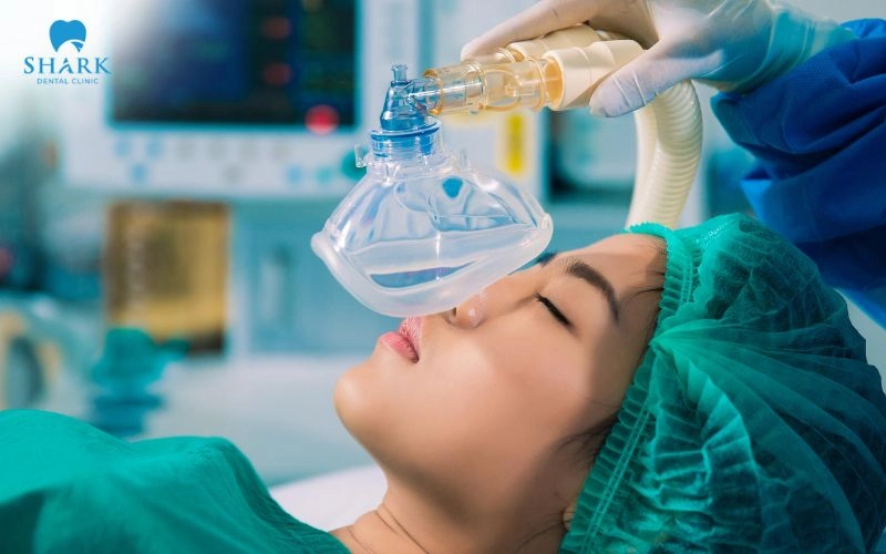An thần nhẹ trước khi cấy ghép răng