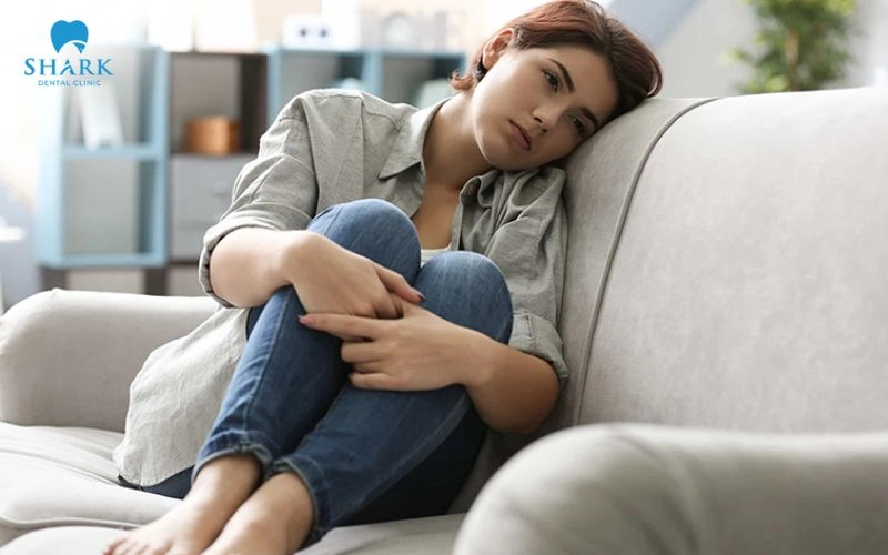 Viêm ổ răng khô là gì? Nguyên nhân và cách khắc phục 11 Mất cục máu đông sau nhổ răng không phải lúc nào cũng gây ra nguy hiểm, nhưng có thể khiến người thực hiện đau nhức, mệt mỏi kéo dài